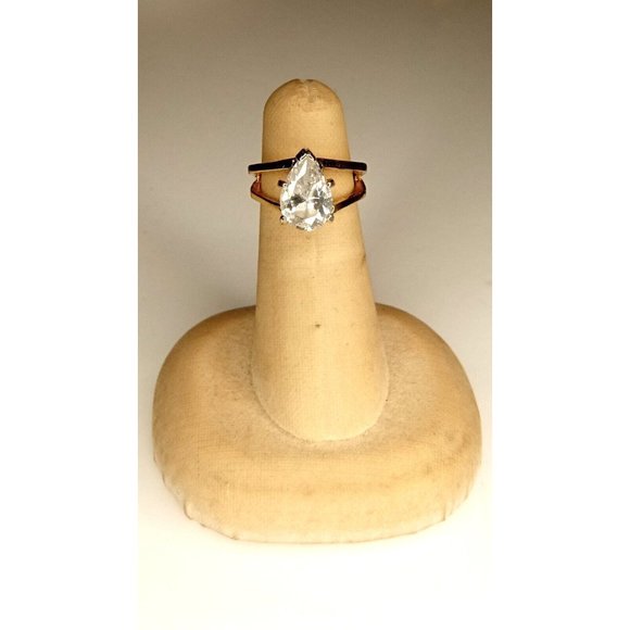 Size‎ 5.25 18K GE Single Teardrop Rhinestone Ring (2a1) - Picture 1 of 6